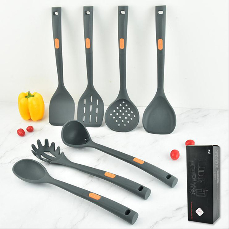 Nuovi accessori da cucina resistenti al calore antiaderente 7 pezzi Set di utensili da cucina cucina in silicone
